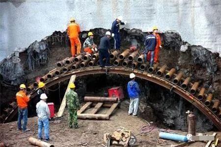 海州隧道钢花管支护案例